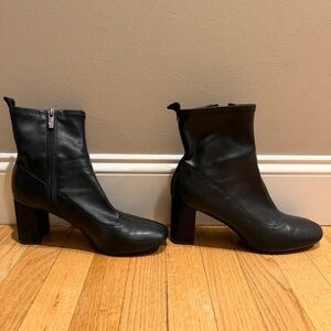 Elegant Black Heeled Boots